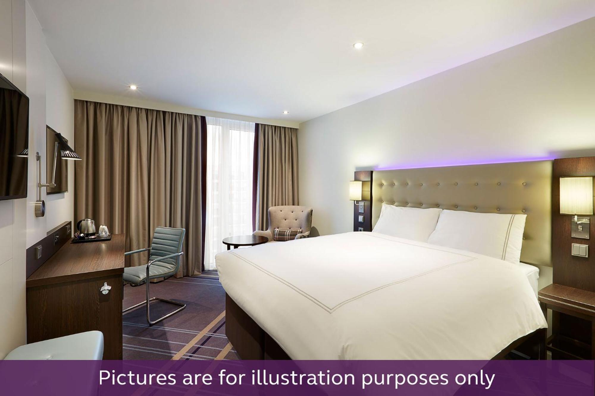 Premier Inn Koeln City Centre Exterior photo