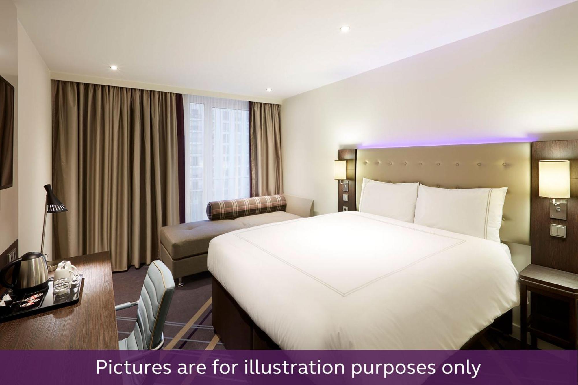 Premier Inn Koeln City Centre Exterior photo