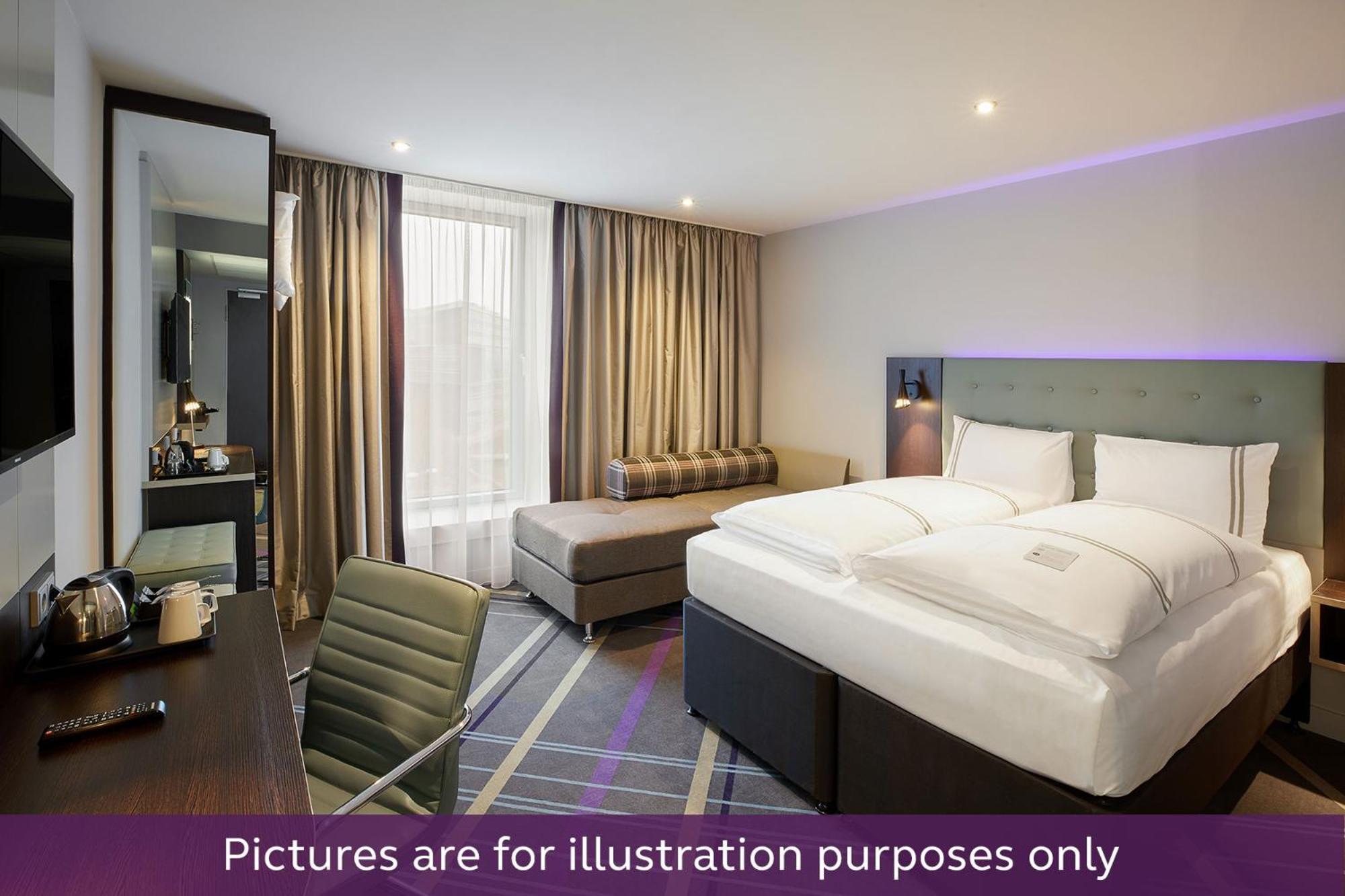 Premier Inn Koeln City Centre Exterior photo